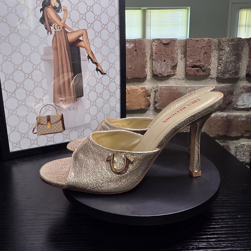 True Religion Gold Women's Heeled Sandals - Picture 4 of 7